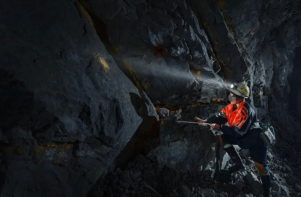 疏放水钻孔与现场布置